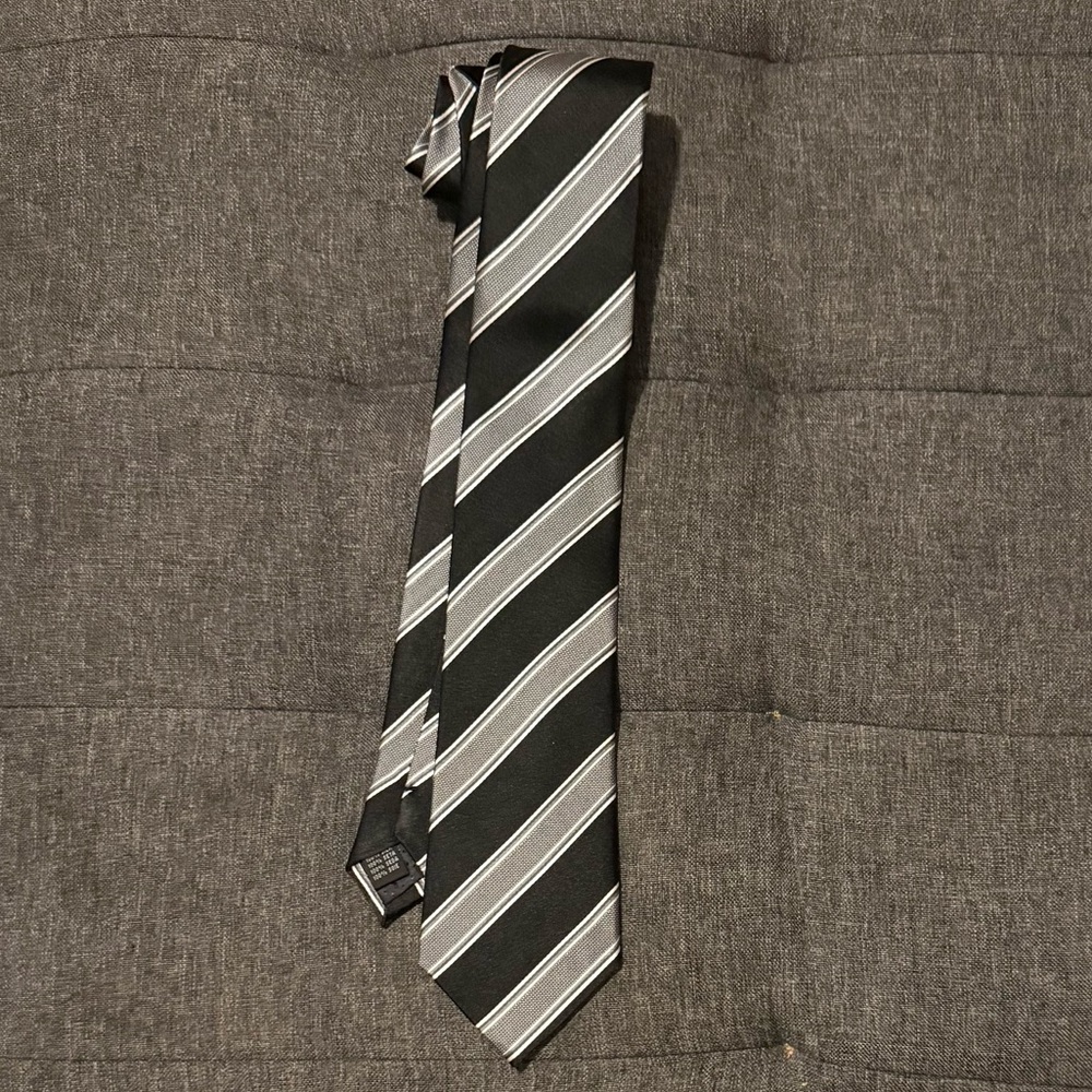 Yves Saint Laurent Men's Tie in Black and Gray Stripes